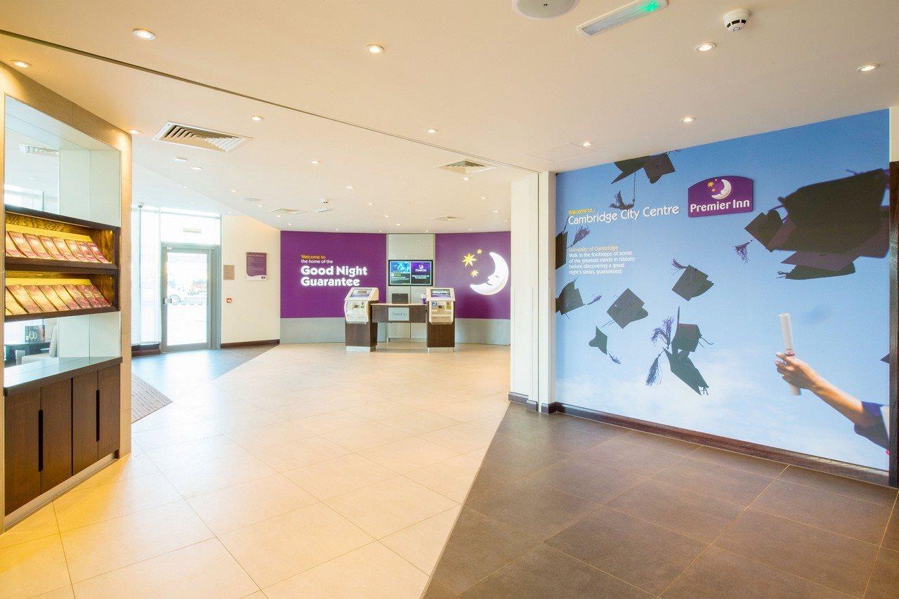 Premier Inn Cambridge City Centre Exterior foto